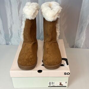 Women's Tan Suede Boots with White Fur Lining v2254